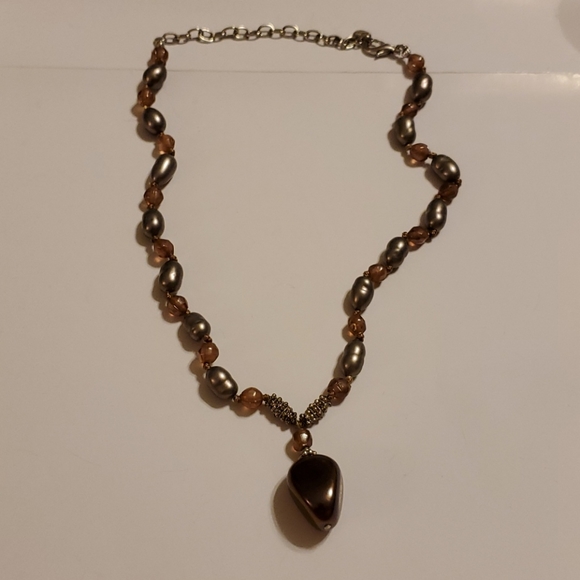 LC Bronze and Silver color stones 20"